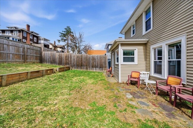 Building Photo - 23 Forsythe Pl