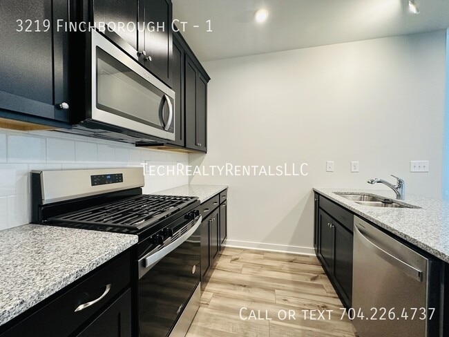 Building Photo - 3219 Finchborough Ct