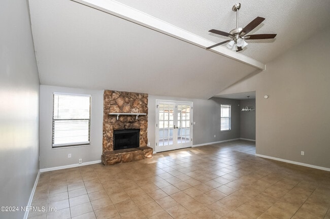 Building Photo - 4385 Queensway Dr