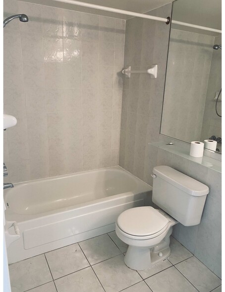 Building Photo - 13155 Ixora Ct