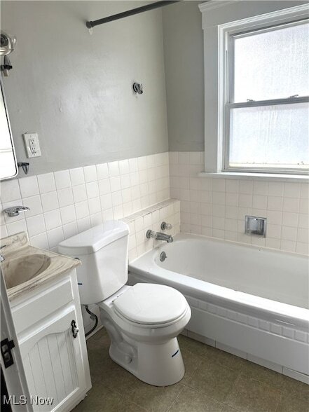 Building Photo - 4270 Valley Rd