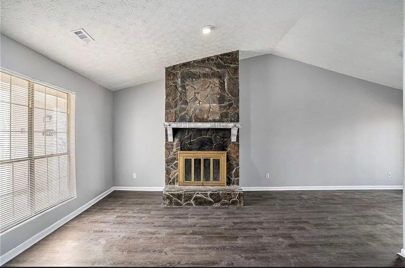 Building Photo - 5472 Glen Haven Dr