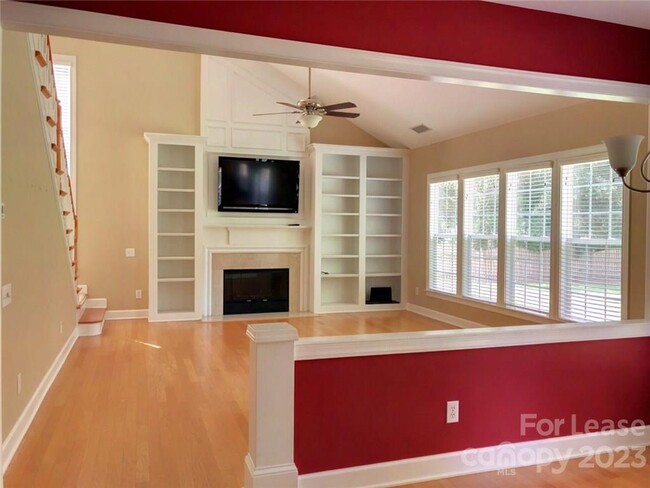 Building Photo - 11114 Knight Castle Dr