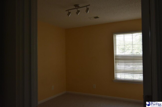 Building Photo - 2125 Sanderling Dr