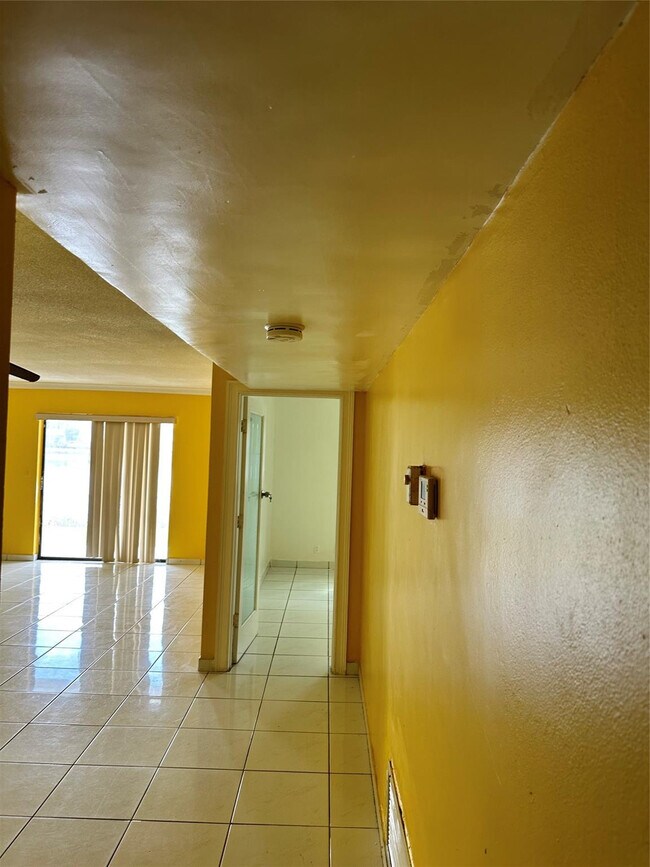 Building Photo - 5900 NW 17th Pl