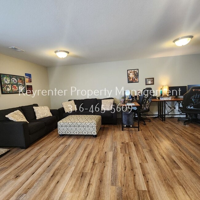 Building Photo - 12804 E Timber Lake Rd