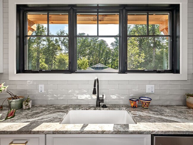 Building Photo - 17 Ashe Park Cir
