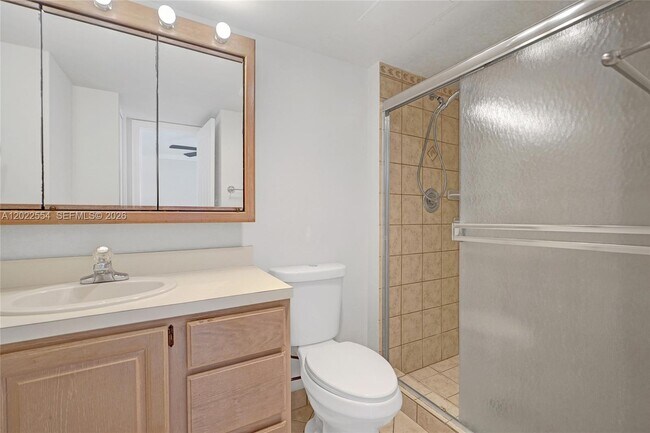 Building Photo - 20400 W Country Club Dr