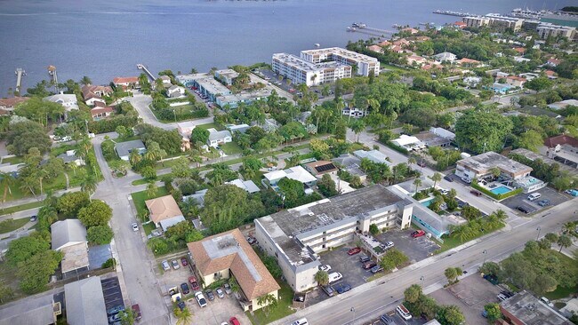 Building Photo - 1410 S Federal Hwy