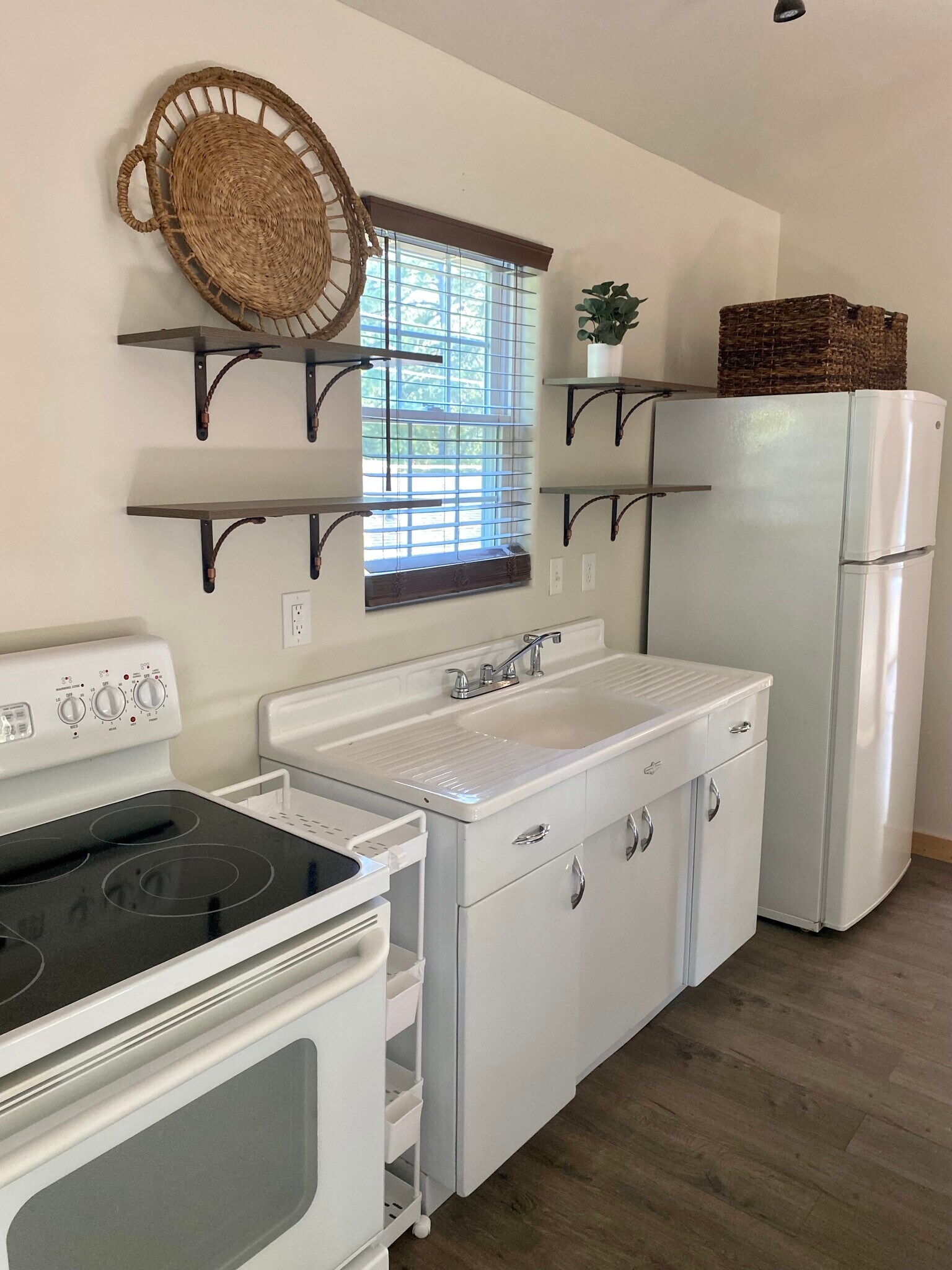 Building Photo - 10510 Cadosia Rd