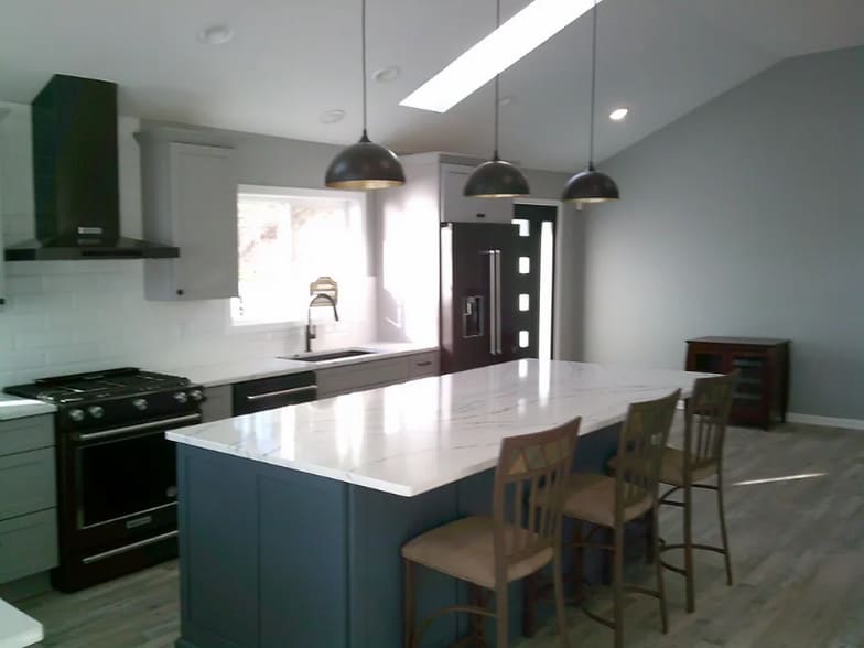 Building Photo - 7405 Lake Shore Dr