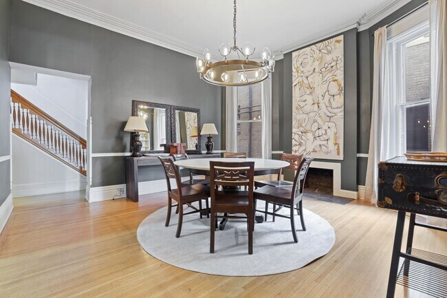 Building Photo - 550 E Town St