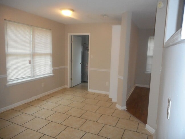 Building Photo - 3 Bedroom 2 Bath Near Fort Gordon in Hephzibah, GA