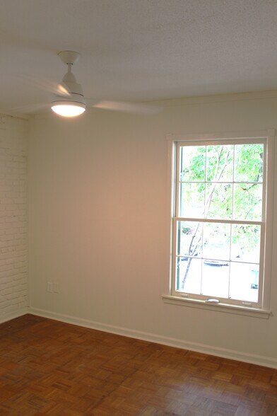Building Photo - 1589 York Ave