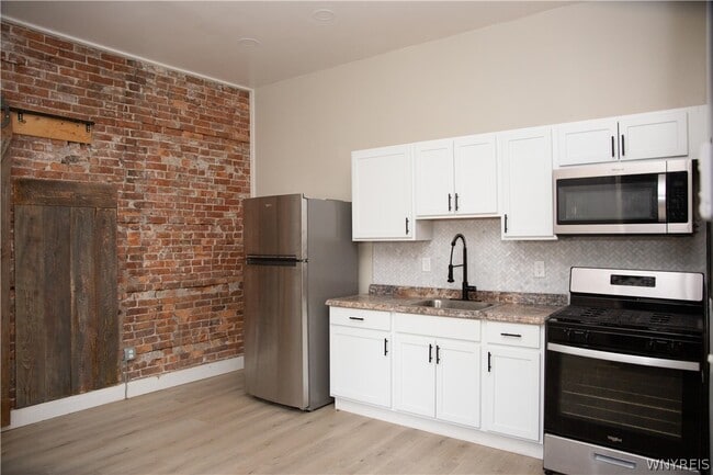 Building Photo - 486 Franklin St