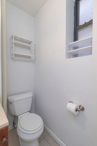 Building Photo - 131 E 94th St