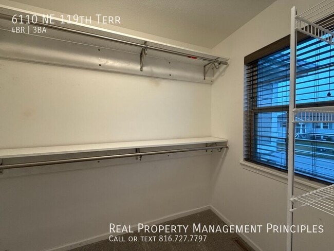 Building Photo - 6110 NE 119th Terrace