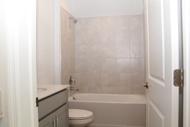 Building Photo - 2509 Relaxing Ln