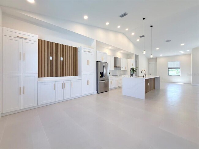 Building Photo - 14671 Lillian Cir