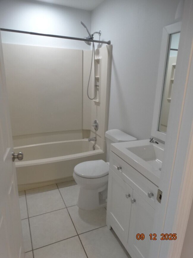 Building Photo - 1325 Greendale Ave