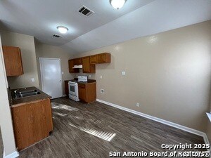 Building Photo - 8806 Slumber Ln