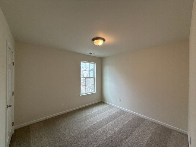 Building Photo - Lovely Rental Home in Davidson!