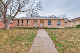 Building Photo - 2244 Homeway Cir