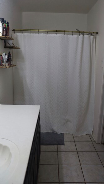 Building Photo - 2607 Gazelle Dr