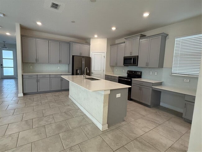 Building Photo - 9129 Pinch Shot Dr