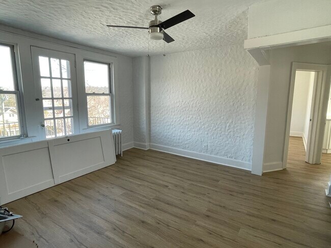 Building Photo - 11 Pearl St