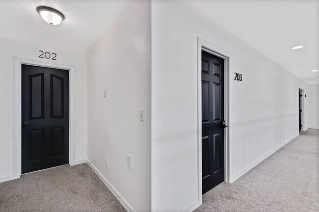 Building Photo - 4611 S Merrivale Pl
