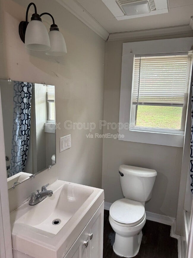 Building Photo - 1612 N McFarland St