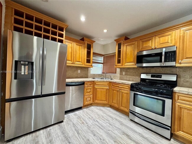 Building Photo - 8000 SW 17th Terrace