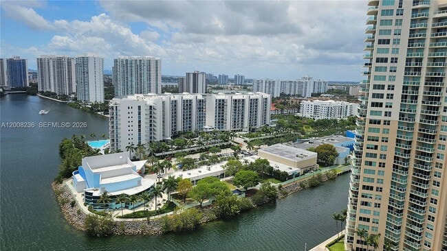 Building Photo - 3370 Hidden Bay Dr