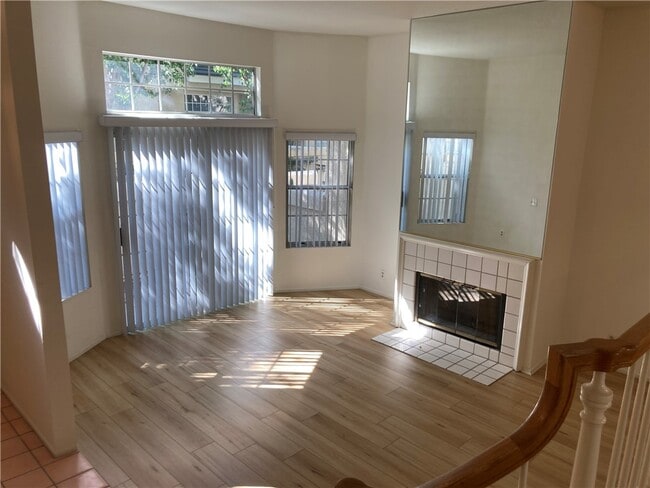 Building Photo - 2300 Maple Ave