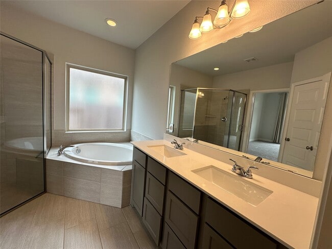 Building Photo - 16343 Silver Emperor St