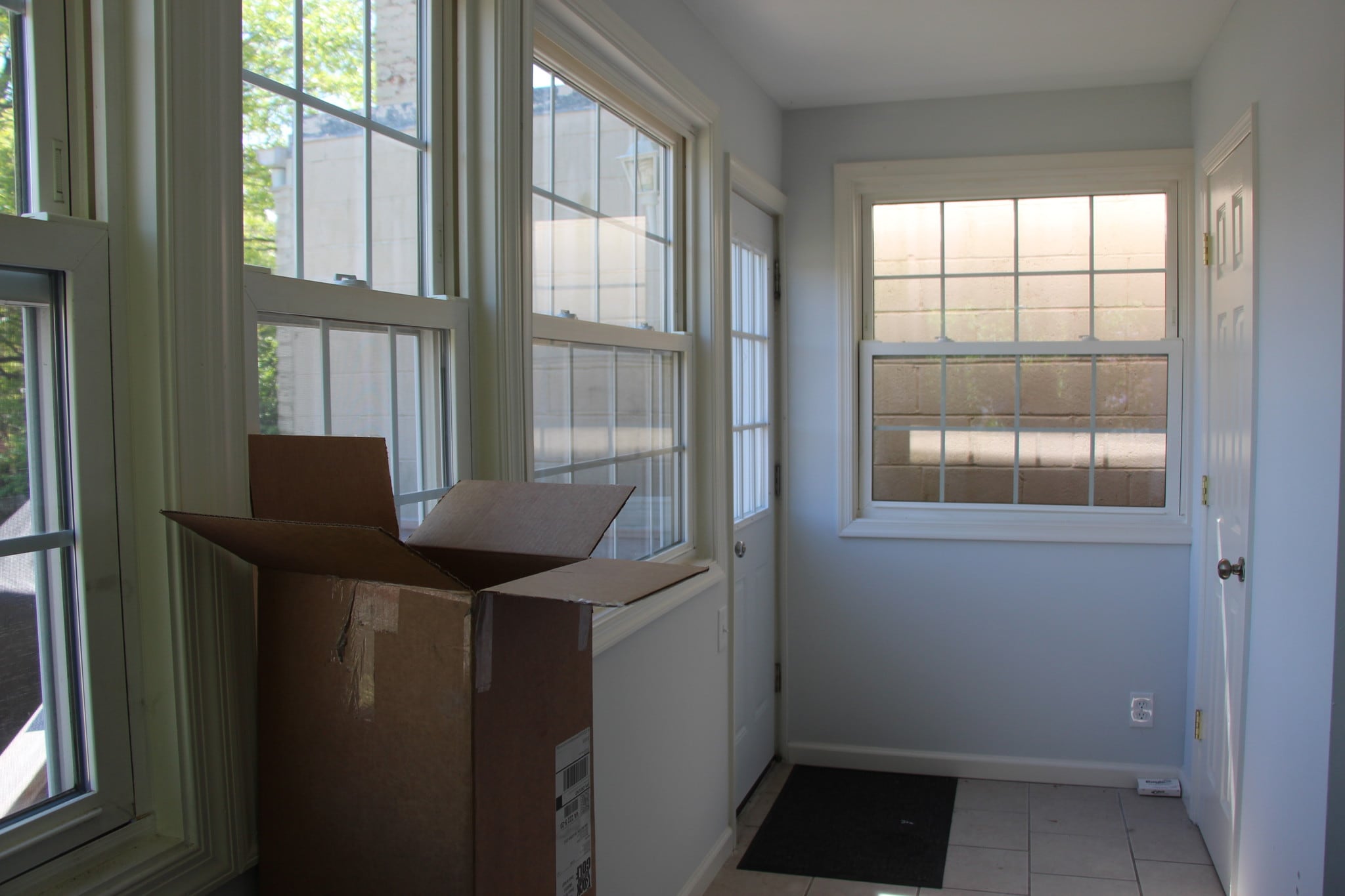 Building Photo - 635 N Nelson St