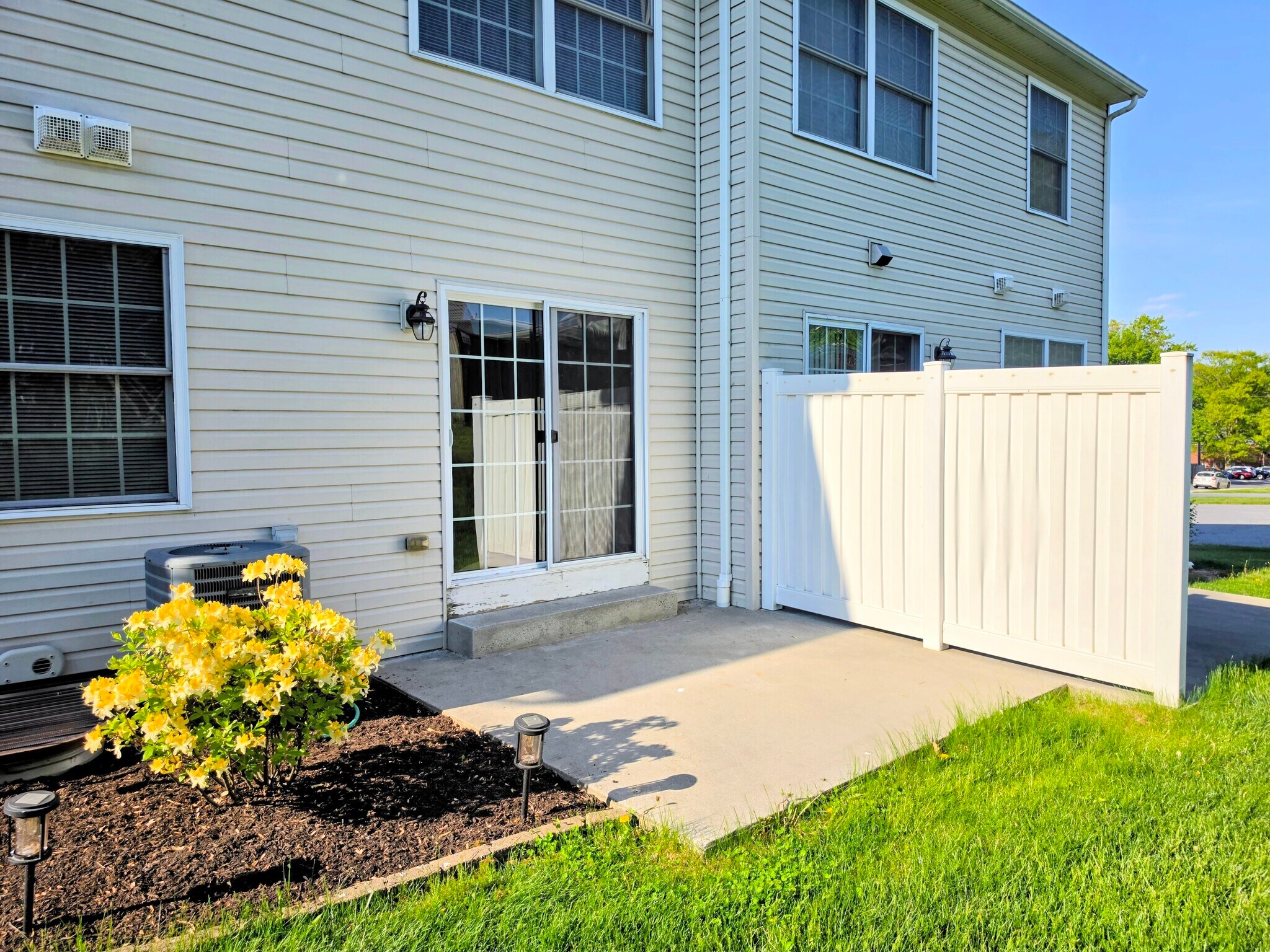 Building Photo - 52 Bradford Dr