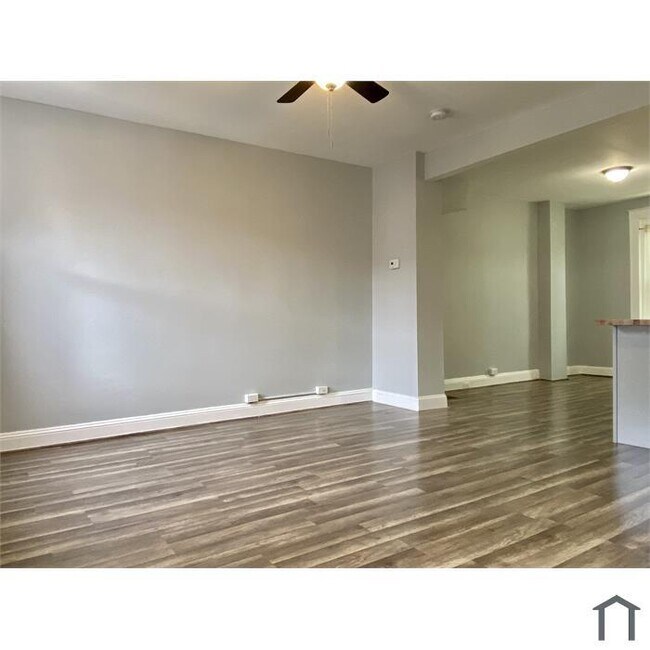 Building Photo - 3 Bedroom Plus Den