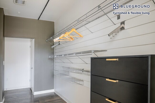 Building Photo - 5 Glassworks Ave