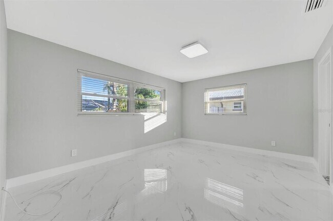 Building Photo - 5215 Denver St NE