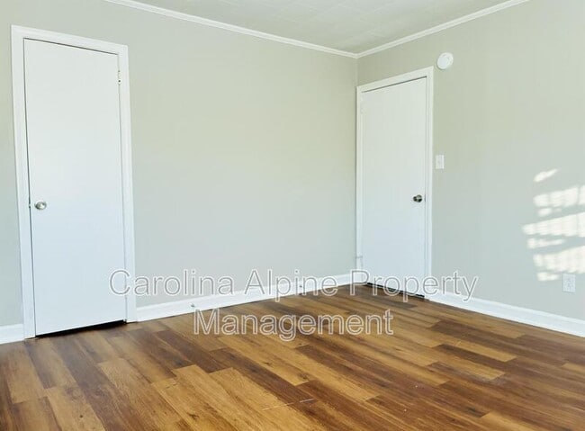 Building Photo - 309 E Gibbs St