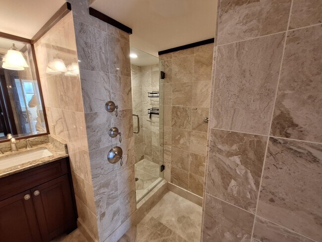 Building Photo - 3400 N Ocean Dr