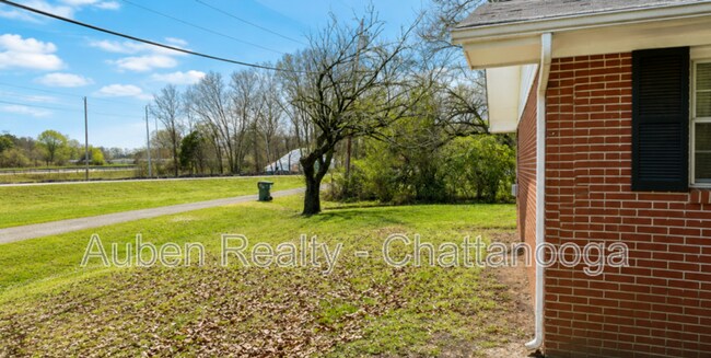 Building Photo - 4203 Davis Ln