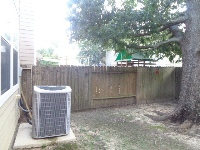 Building Photo - 17631 Kennesaw Mountain Ln