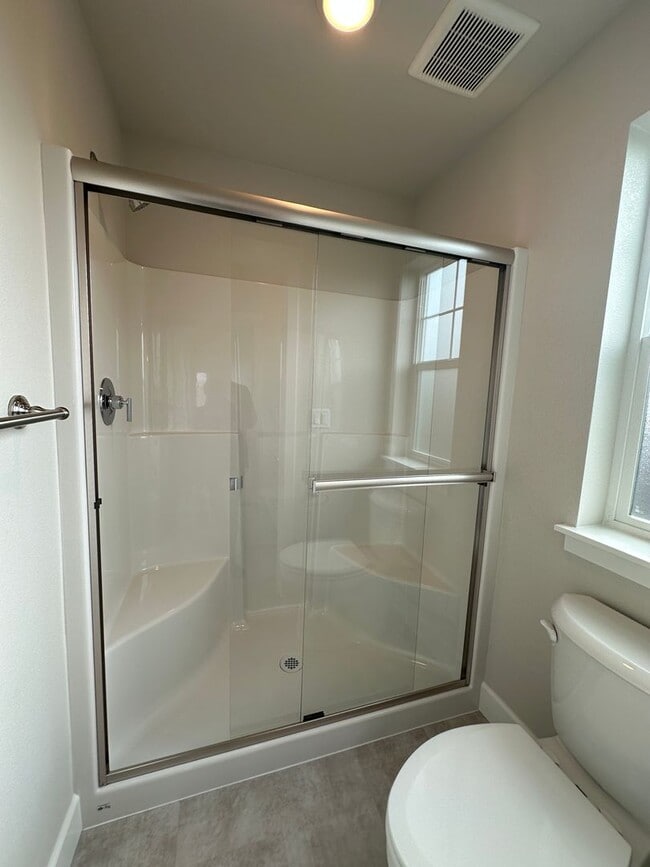 Building Photo - Brand New 3 Bedroom / 2.5 Bathroom Home in NW Redmond OR