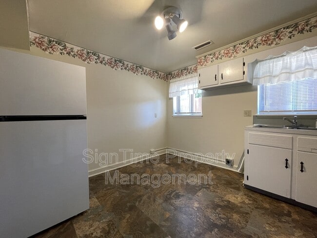 Building Photo - 310 Key Ave