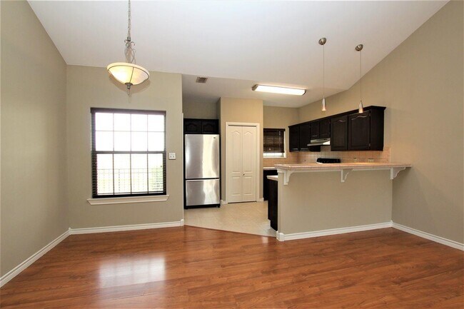 Building Photo - 9811 Sterling Loop