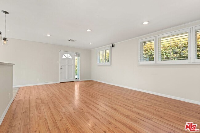 Building Photo - 8255 Tuscany Ave