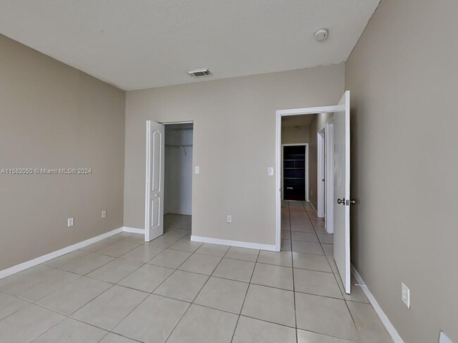 Building Photo - 9059 SW 162nd Ct